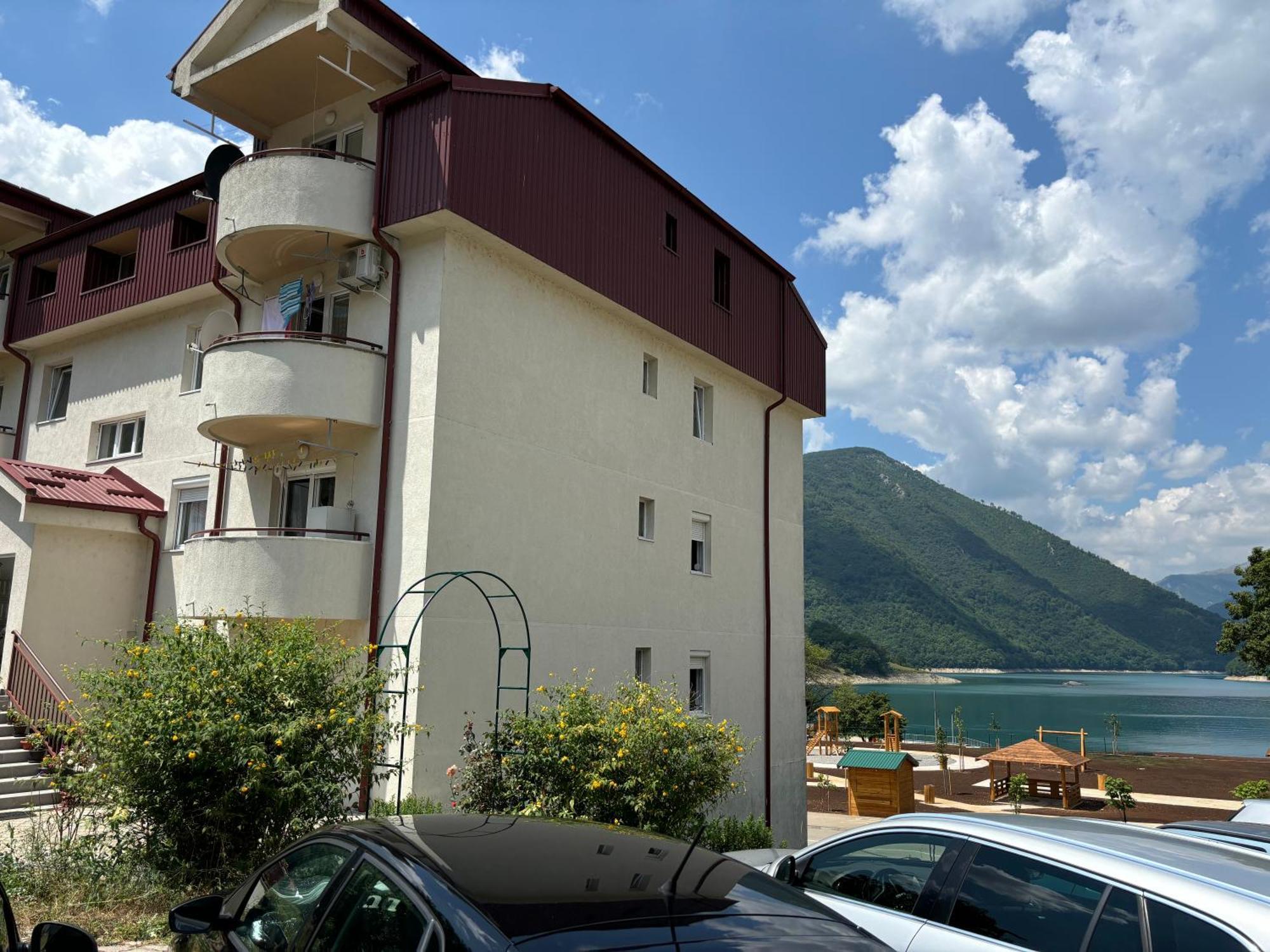 Elena Apartment Плужине Экстерьер фото